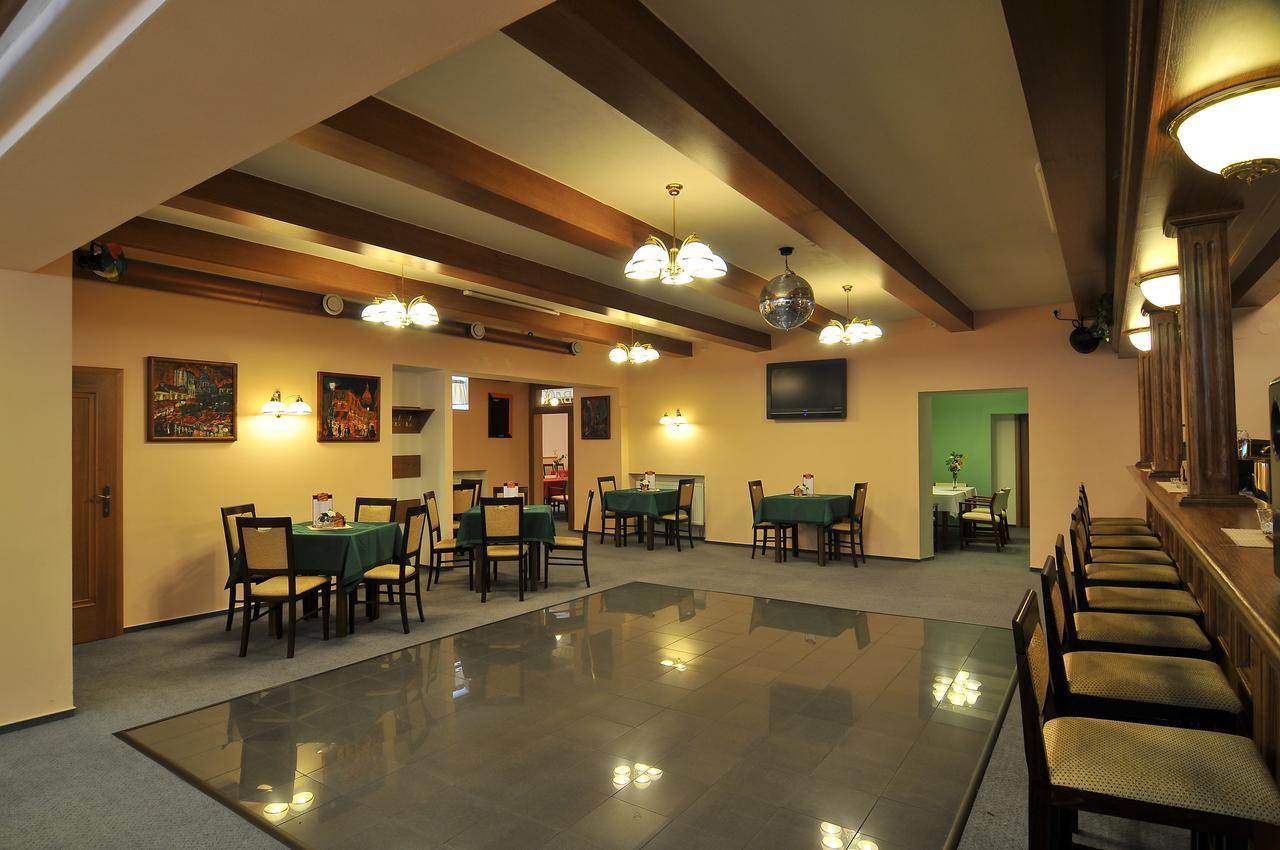 Hotel Manes Svratka Exterior photo